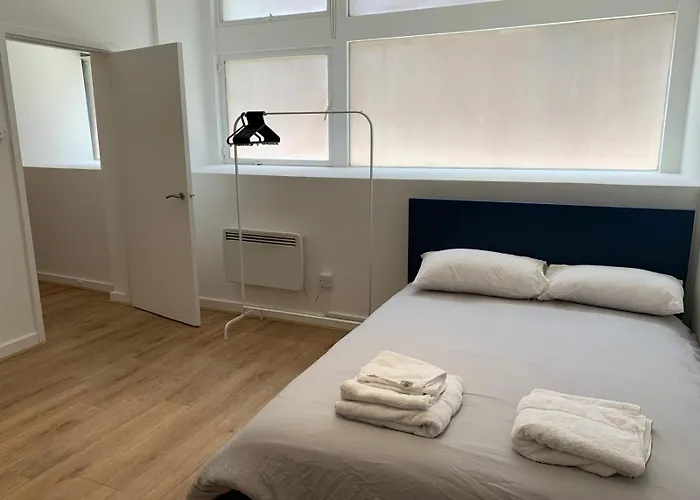 Mayfair Modern 2 Bed Home