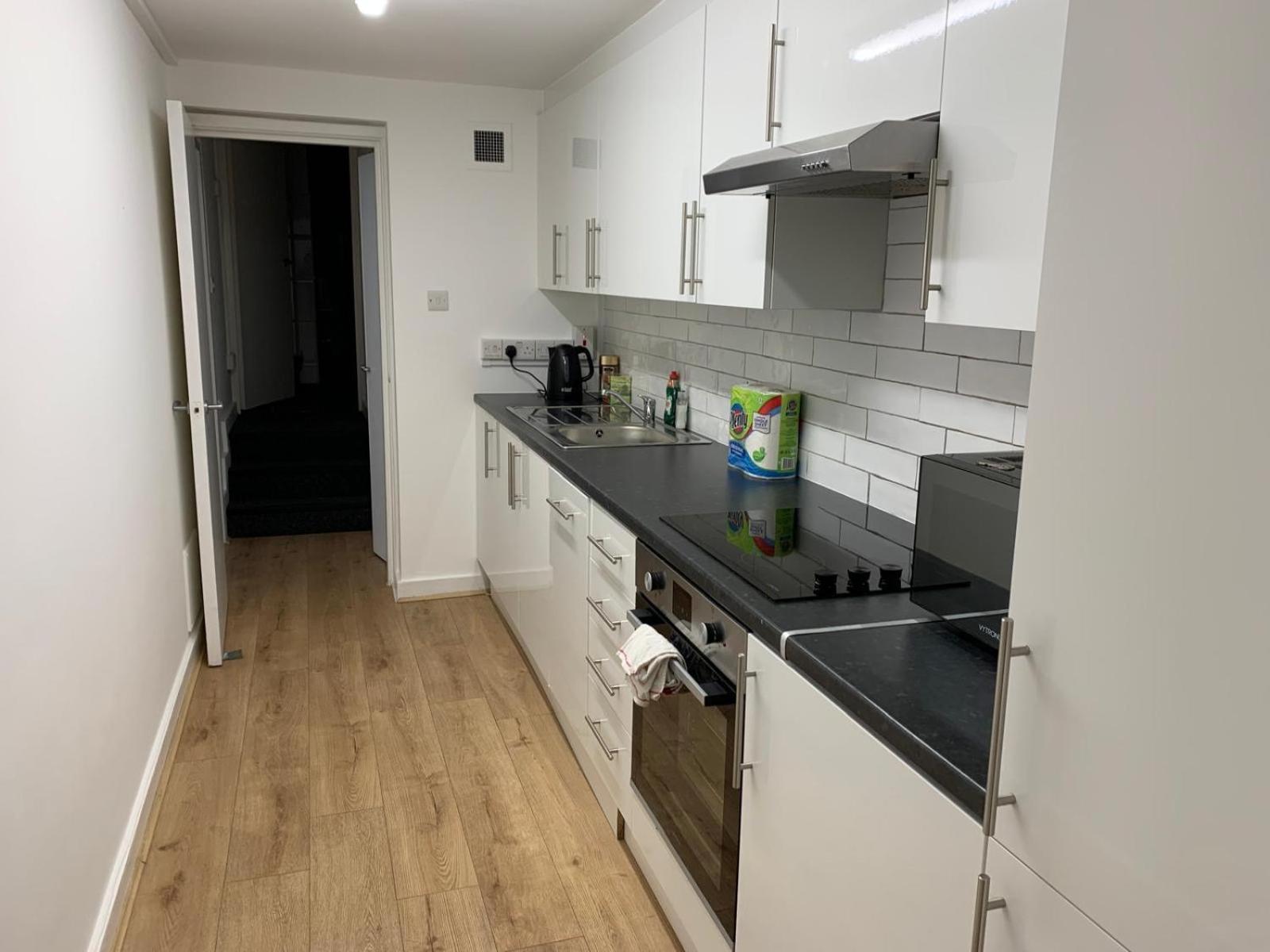 Mayfair Modern 2 Bed * Лондон